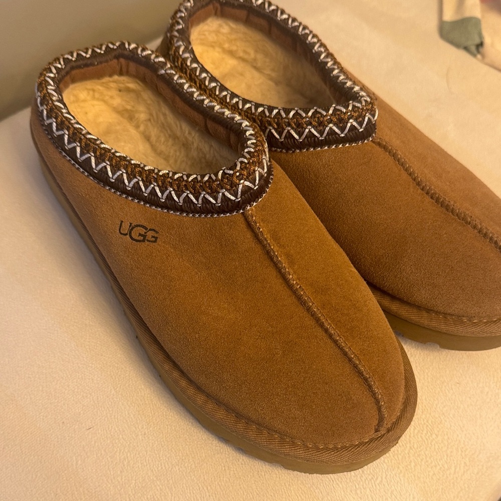 UGG Chestnut Brown Kids Suede Shearling Slippers - Picture 2 of 6